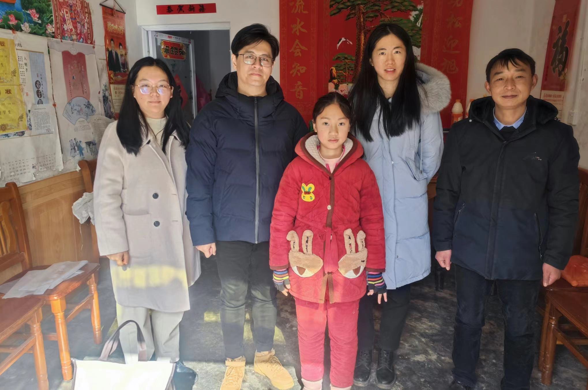 探访帮扶学生 温暖共迎新春