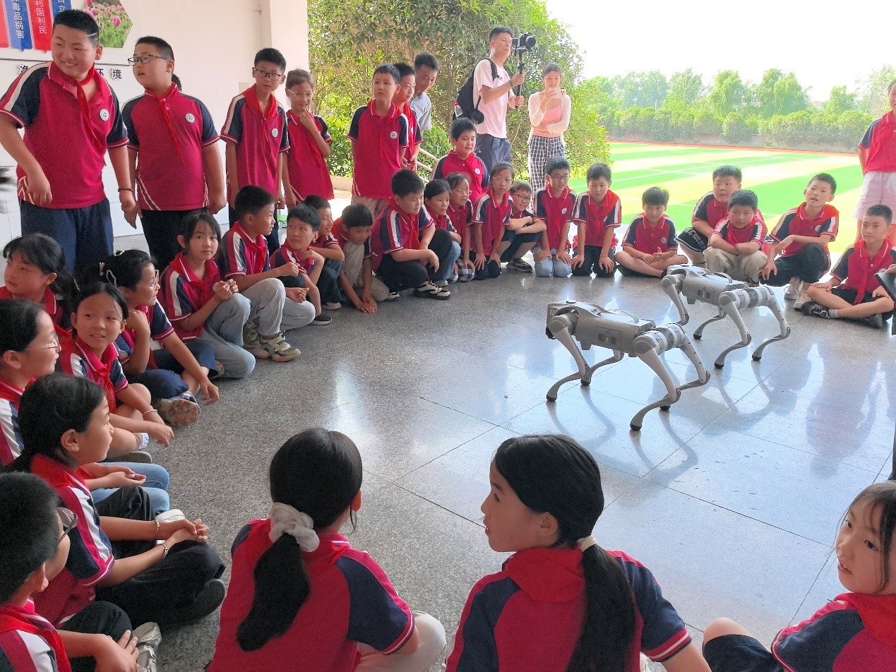 晶芯筑爱——守护童芯 晶合趣味助学行